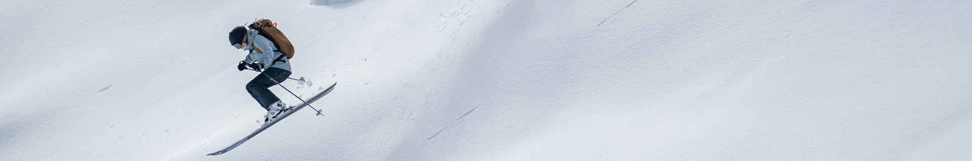 Skieur en descente
